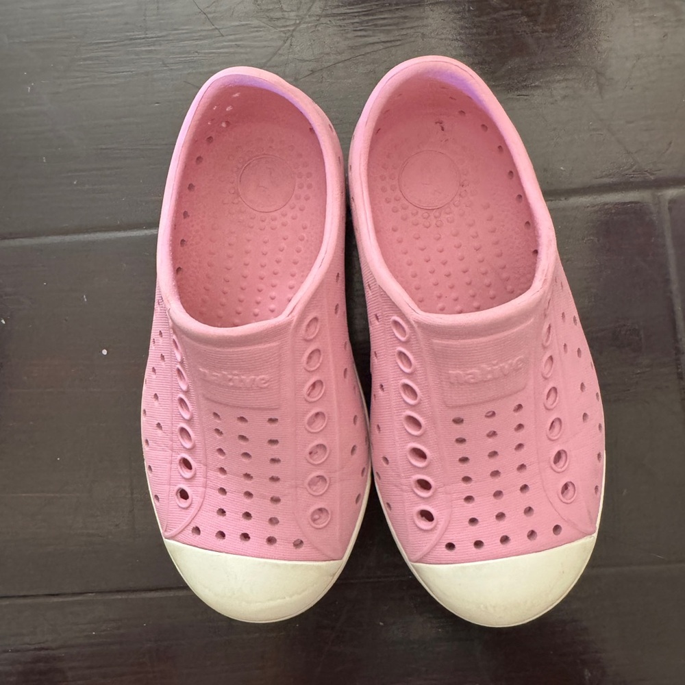 Native shoes toddler size 8